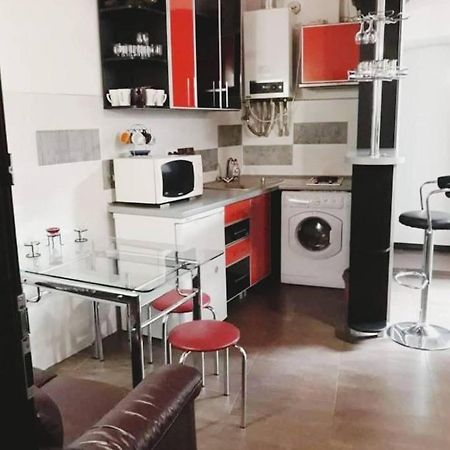 Апартаменти Біля Оперного І Форуму В Центрі Lviv Luaran gambar