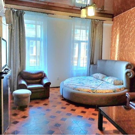 Апартаменти Біля Оперного І Форуму В Центрі Lviv Luaran gambar